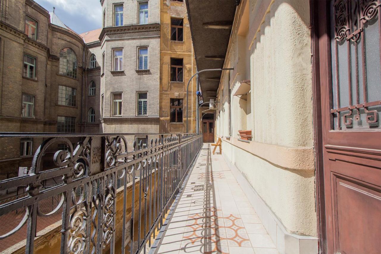 Joseph Boulevard Apartment - 3Bdr, 2Bath, 8Ppl 布达佩斯 外观 照片