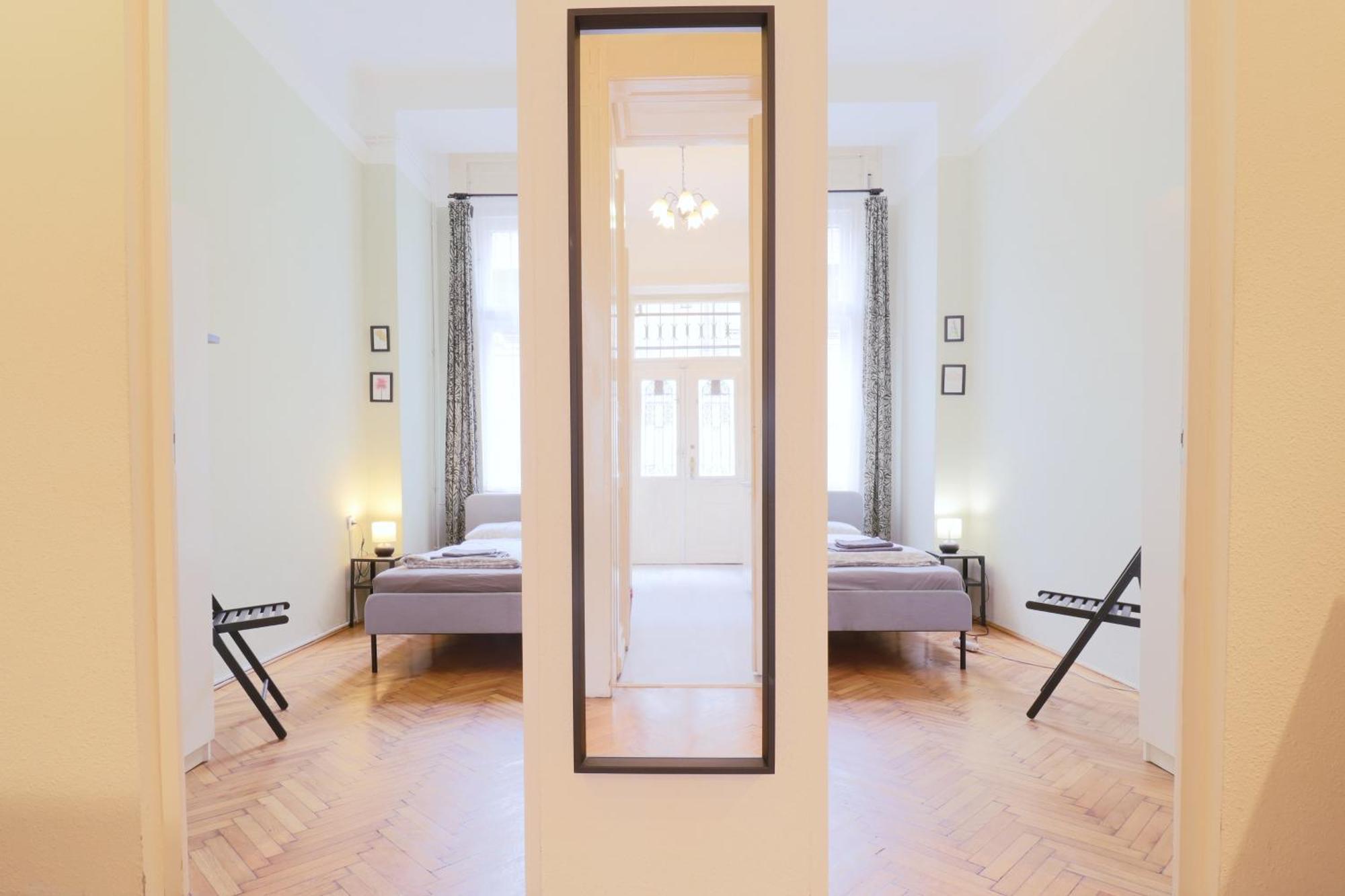 Joseph Boulevard Apartment - 3Bdr, 2Bath, 8Ppl 布达佩斯 外观 照片