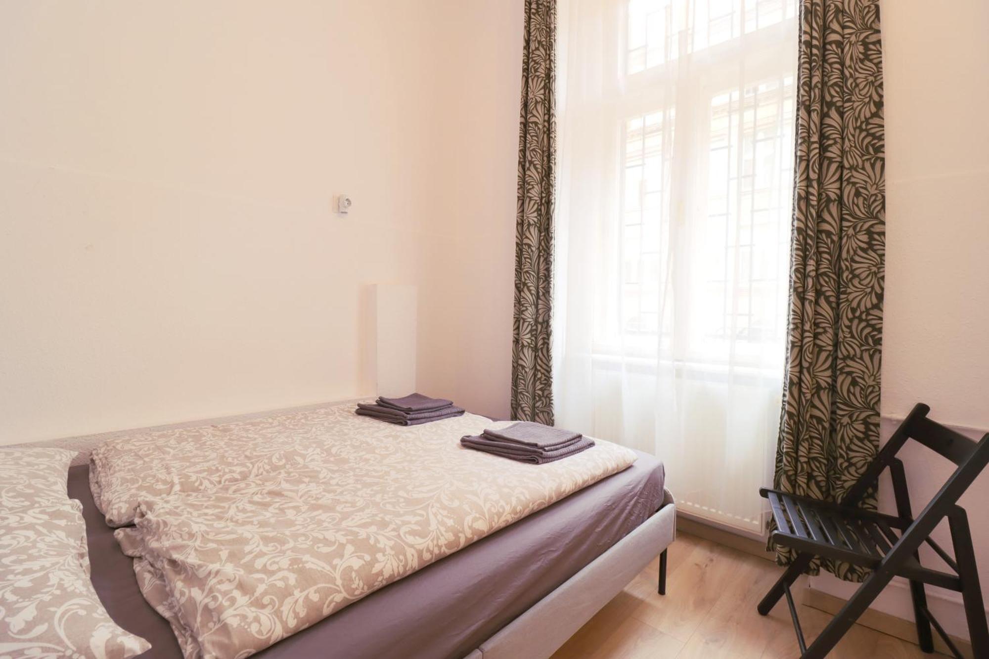 Joseph Boulevard Apartment - 3Bdr, 2Bath, 8Ppl 布达佩斯 外观 照片